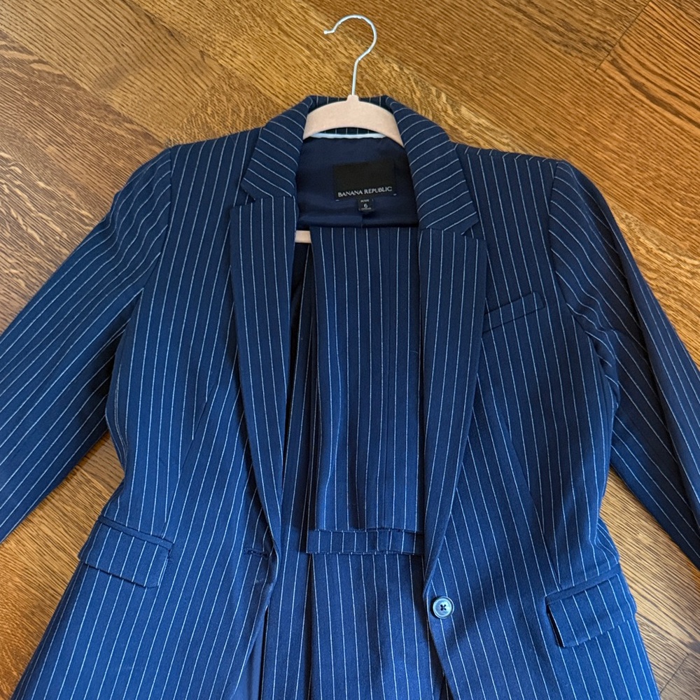 Banana Republic Navy and White Pinstripe Suit Suit Blazer and Pants